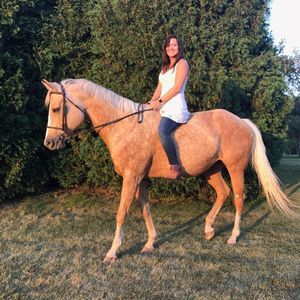 Meet your Posher, Monica